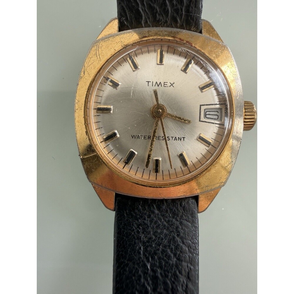 ✿ Vintage Timex Mechanical Watch Gold Tone Date Water Resistant Classic